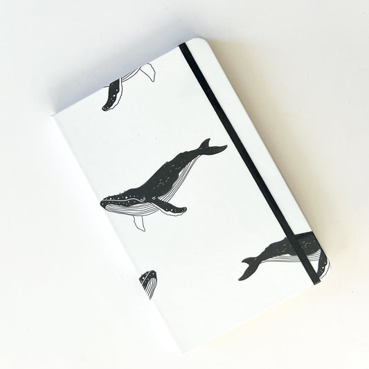 Foto de libreta grande con dibujo de balletas