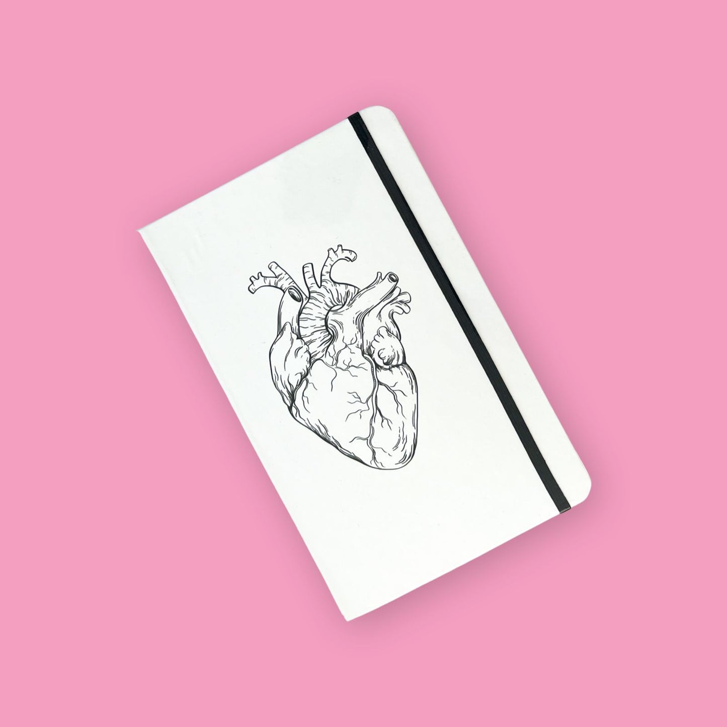 Foto de libreta grande con dibujo de corazón